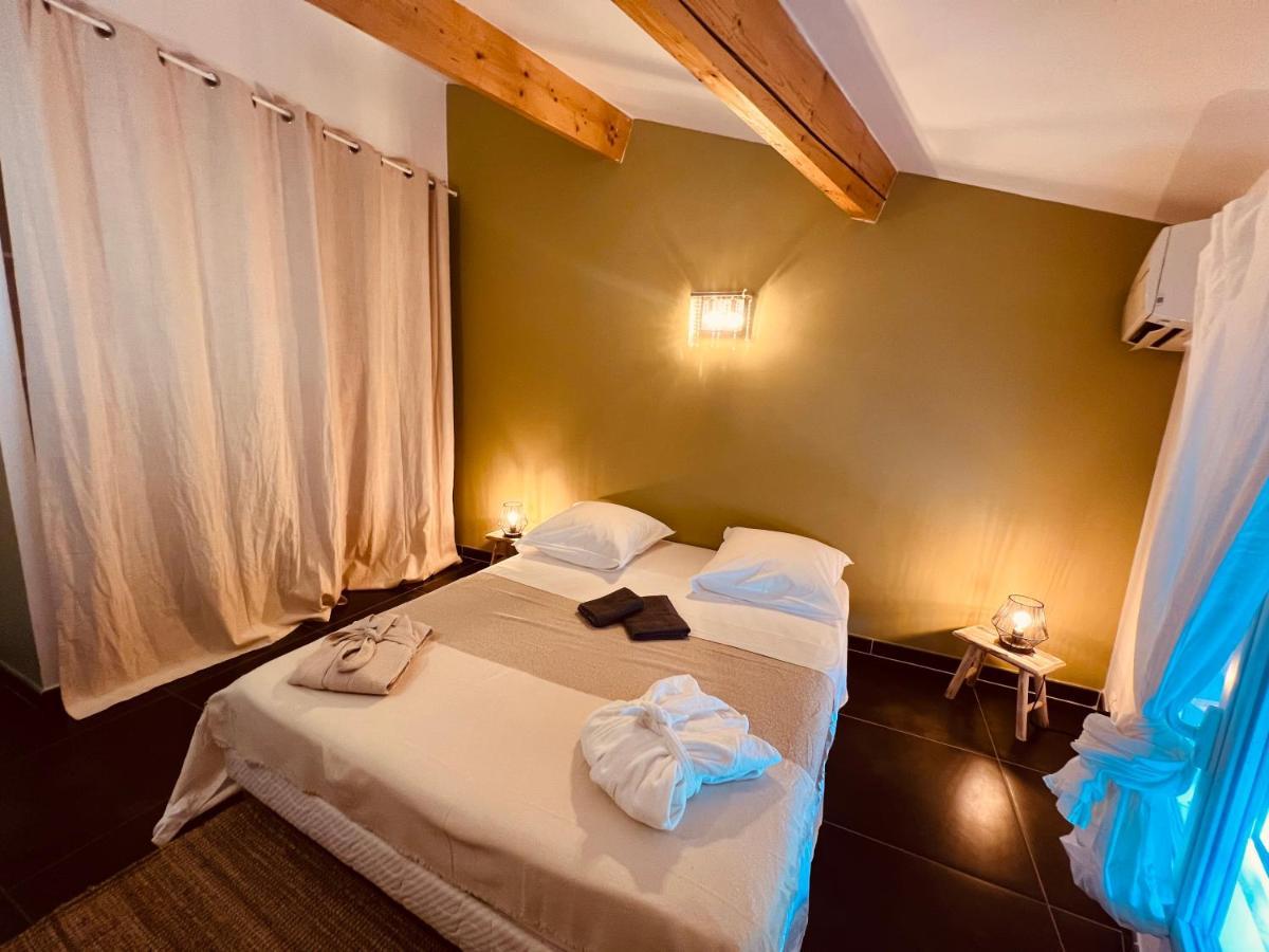 Maison de Village Ecusson: Spacious City Center Retreat with Terrace Nimes Exterior photo